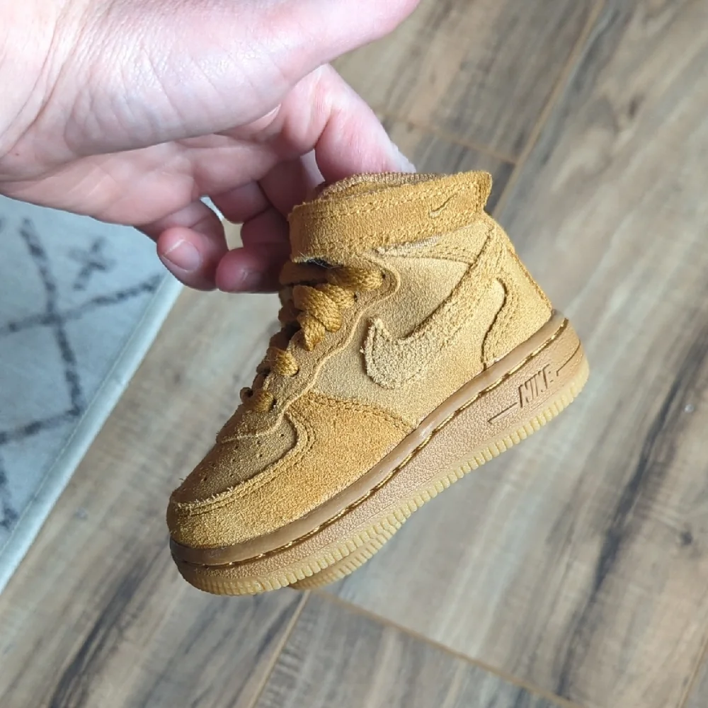 Nike Force 1 Mid LV8 (TD) Wheat/Gum Size 4c 859338-701 Like New - Picture 4 of 6